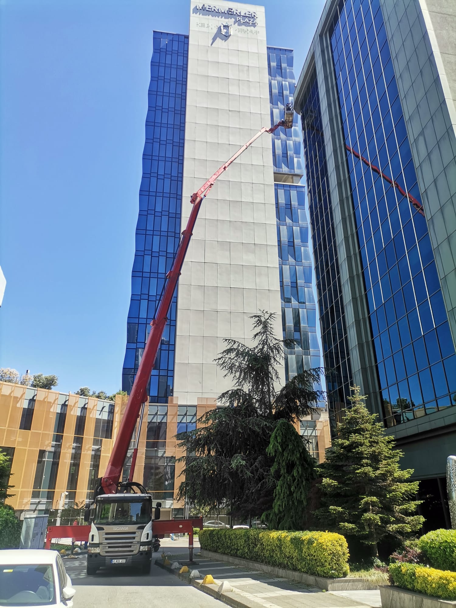 52 metre sepetli vinç